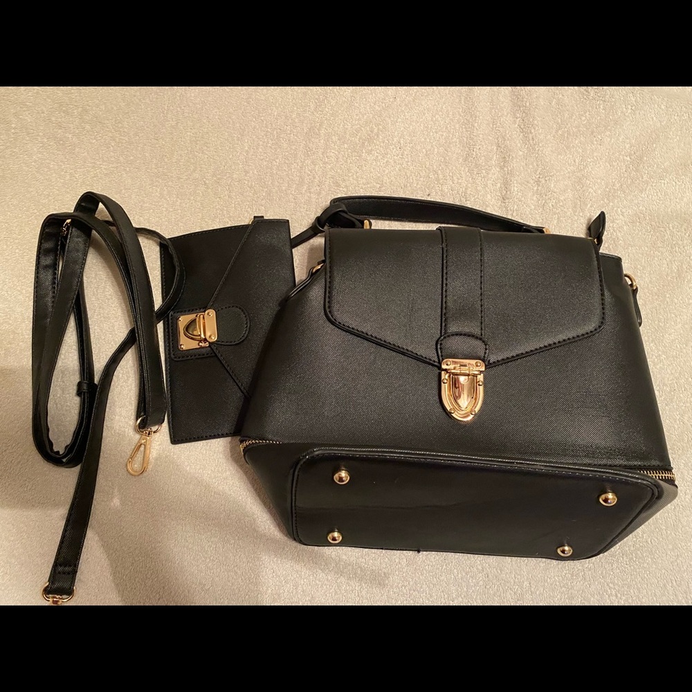 Black purse. Can wear on shoulder or backpack.